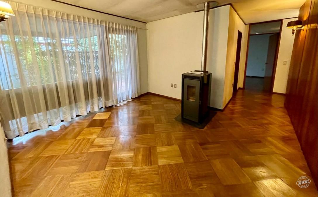 Linda Casa Ubicada En Pasaje Lorena, Próxima Av. Alemania