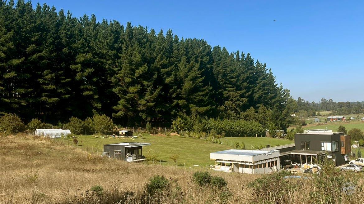 Vendemos parcela en tranquilo condominio Vendemos parcela en tranquilo condominio