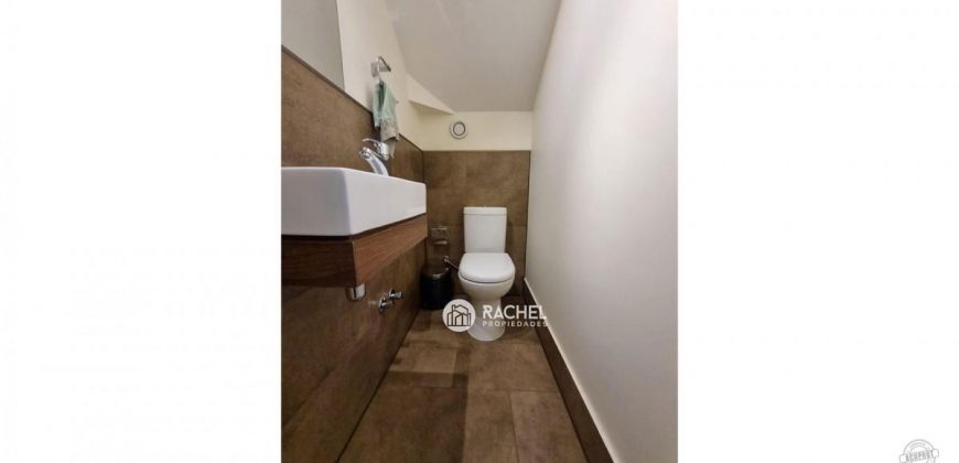 SE VENDE HERMOSA CASA EN SECTOR RESIDENCIAL PUERTA DEL SOL