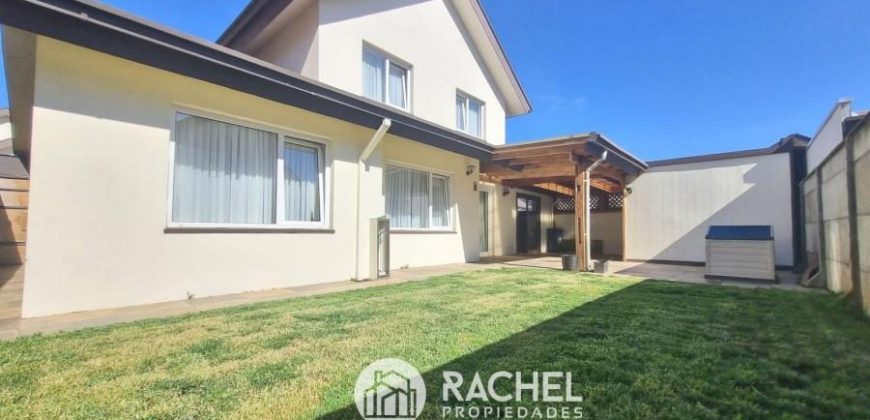 SE VENDE HERMOSA CASA EN SECTOR RESIDENCIAL PUERTA DEL SOL
