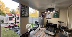 SE ARRIENDA MODERNA CASA CON QUINCHO