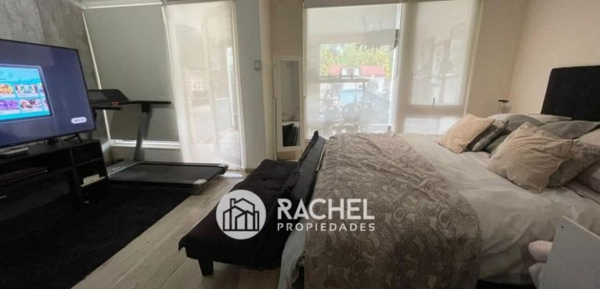 SE ARRIENDA MODERNA CASA CON QUINCHO