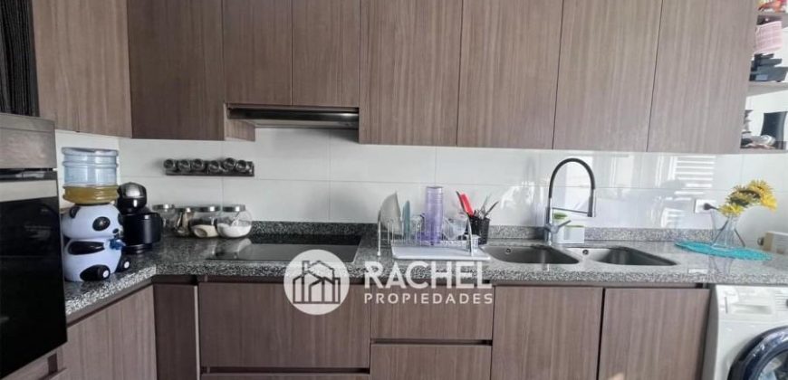 SE ARRIENDA MODERNA CASA CON QUINCHO