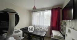 SE ARRIENDA MODERNA CASA CON QUINCHO
