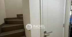 SE ARRIENDA MODERNA CASA CON QUINCHO