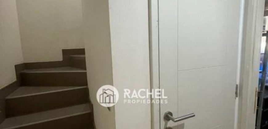 SE ARRIENDA MODERNA CASA CON QUINCHO
