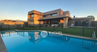 SE VENDE ESPECTACULAR CASA MEDITERRÁNEA EN CONDOMINIO SECTOR PONIENTE
