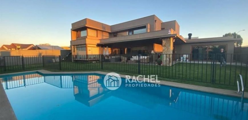SE VENDE ESPECTACULAR CASA MEDITERRÁNEA EN CONDOMINIO SECTOR PONIENTE