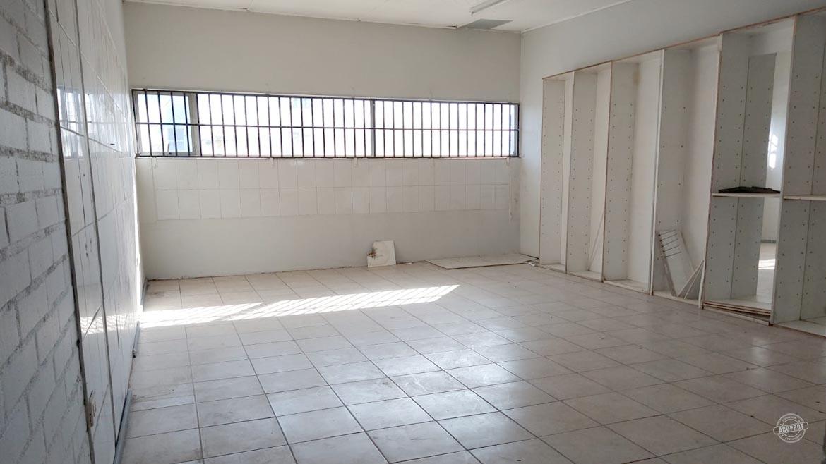 Arrendamos local comercial en calle Miraflores