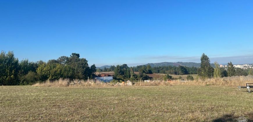 Vendemos hermoso sitio en Lomas del Carmen