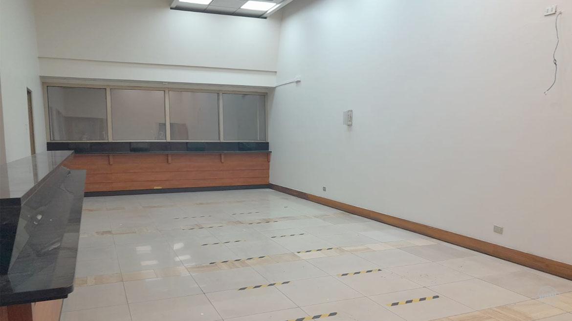 Arrendamos gran local comercial en excelente ubicación.