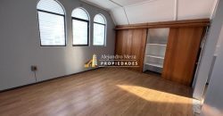 SE VENDE CASA EN AVENIDA JAVIERA CARRERA