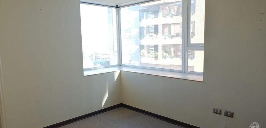 Arrendamos departamento en Edificio Centro Lynch