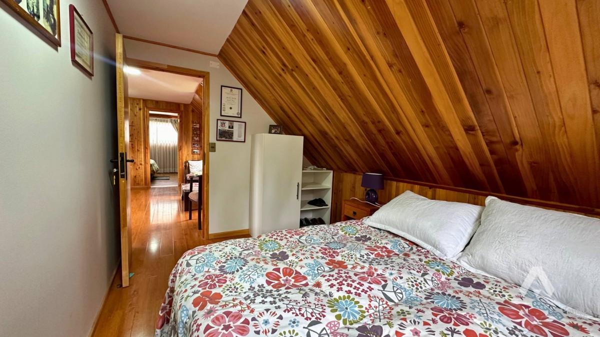 Parcela con casa y cabañas en venta en Villarrica