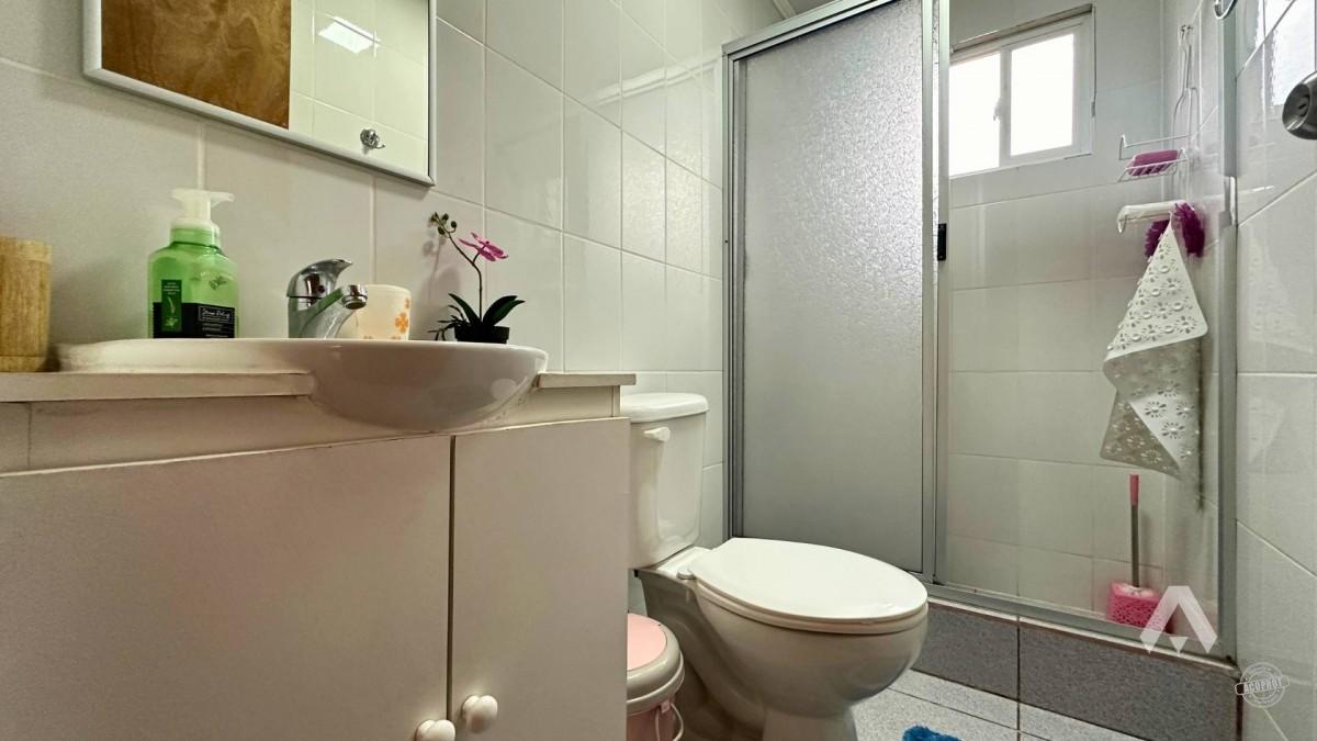 Parcela con casa y cabañas en venta en Villarrica