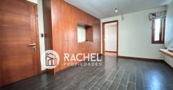 EN VENTA AMPLIA PROPIEDAD REMODELADA