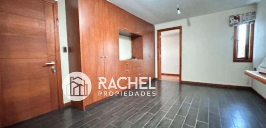 EN VENTA AMPLIA PROPIEDAD REMODELADA