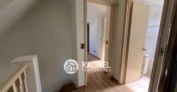 SE ARRIENDA IMPECABLE Y LUMINOSA CASA