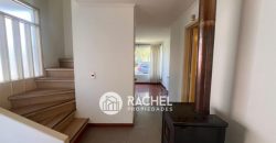 SE ARRIENDA IMPECABLE Y LUMINOSA CASA