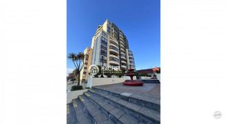 SE VENDE EXCELENTE DEPARTAMENTO CONDOMINIO PLAZA HOCHSTETTER