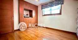 EN VENTA AMPLIA PROPIEDAD REMODELADA