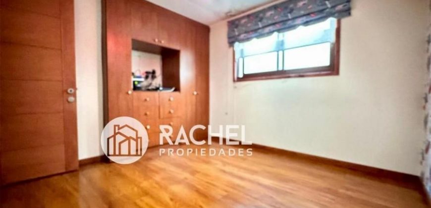 EN VENTA AMPLIA PROPIEDAD REMODELADA