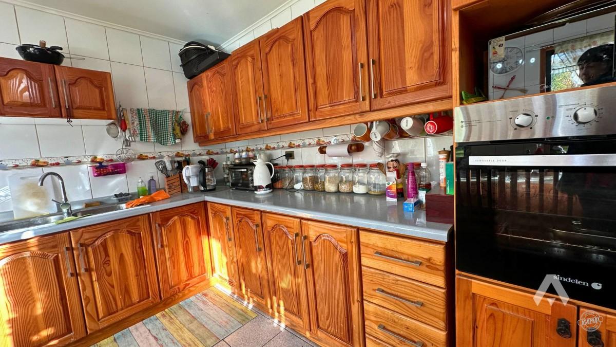 Parcela con casa y cabañas en venta en Villarrica
