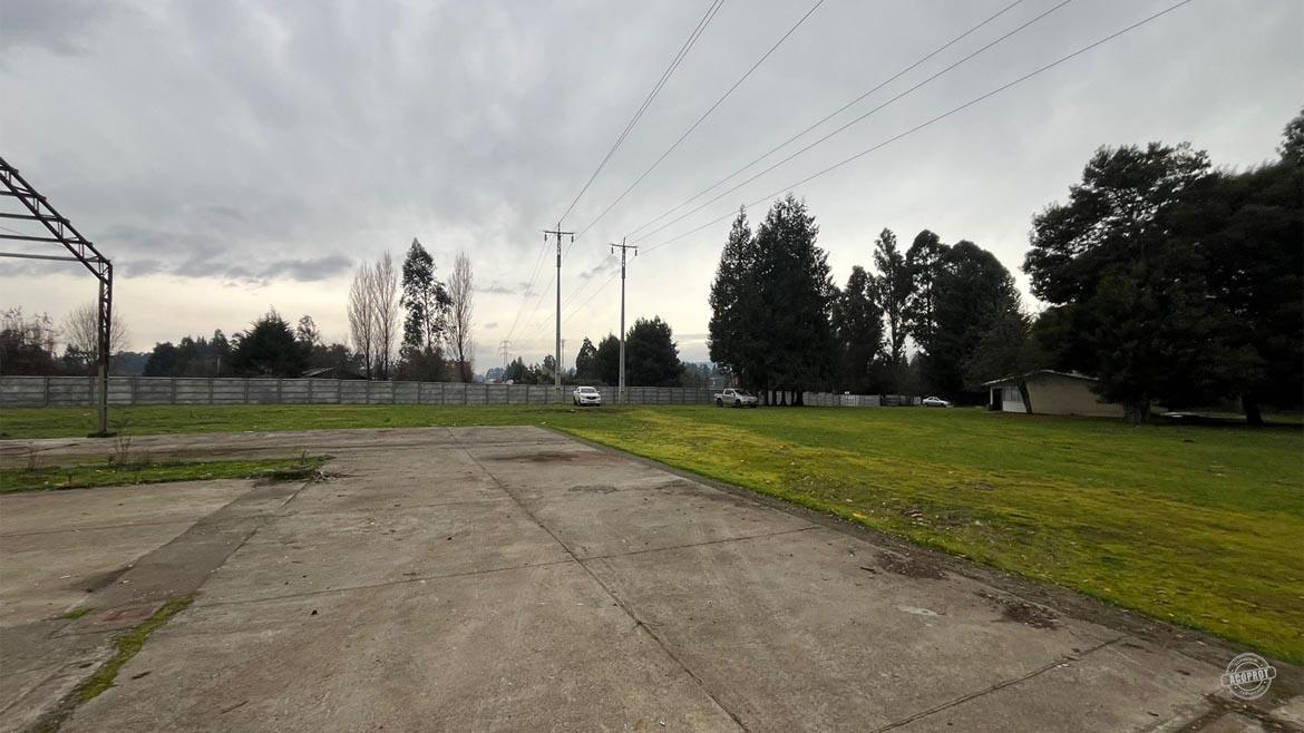 Arrendamos amplia bodega en salida sur