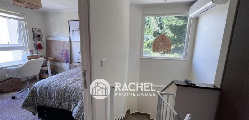SE VENDE PRECIOSA CASA CON EXCELENTE MANTENCION EN CONDOMINIO CERRADO
