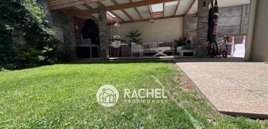 SE VENDE PRECIOSA CASA CON EXCELENTE MANTENCION EN CONDOMINIO CERRADO