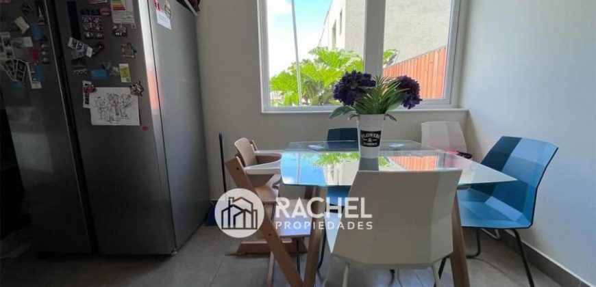SE VENDE PRECIOSA CASA CON EXCELENTE MANTENCION EN CONDOMINIO CERRADO
