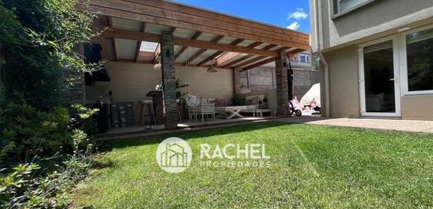 SE VENDE PRECIOSA CASA CON EXCELENTE MANTENCION EN CONDOMINIO CERRADO