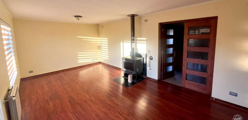 Vendemos amplia casa en Barrio Inglés