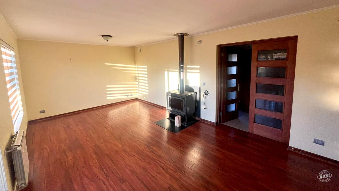 Vendemos amplia casa en Barrio Inglés