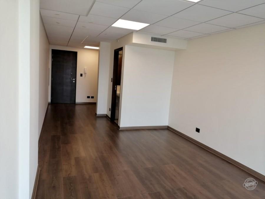 Vendemos amplia oficina en Edificio K Business