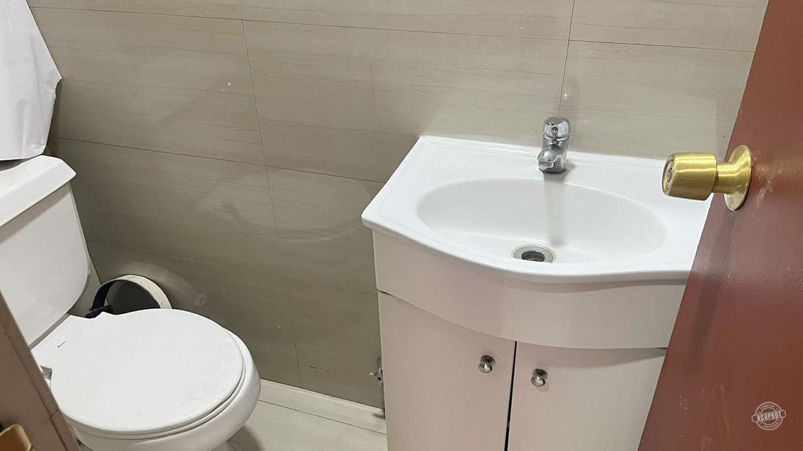 Arrendamos amplio local comercial en Centro de Especialidades Médicas Dinamarca