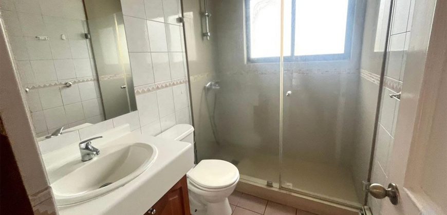 Arrendamos casa comercial de dos pisos en sector barrio inglés