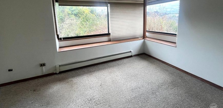 Arrendamos casa comercial de dos pisos en sector barrio inglés