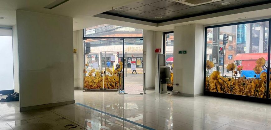 Arrendamos gran local comercial en excelente ubicación