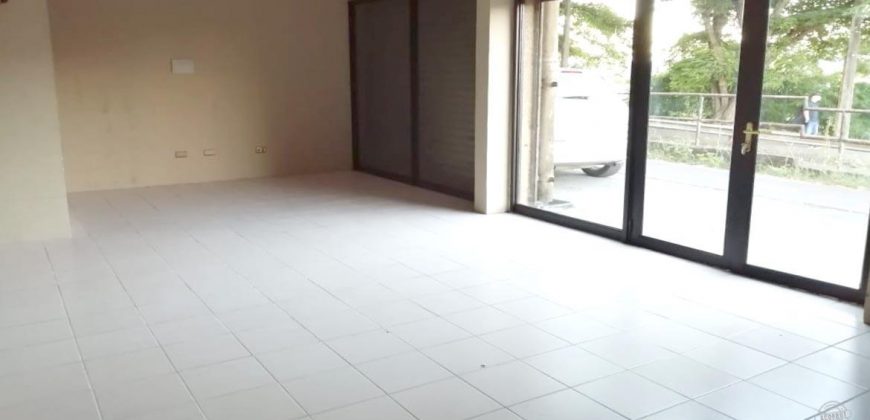 Arrendamos local en Edificio Centro Mayor con GC incluidos
