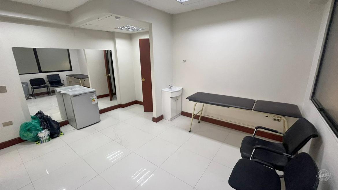 Arrendamos amplio local comercial en Centro de Especialidades Médicas Dinamarca