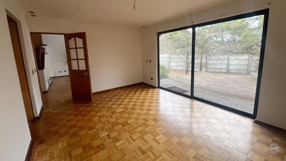 Arrendamos casa comercial de dos pisos en sector barrio inglés