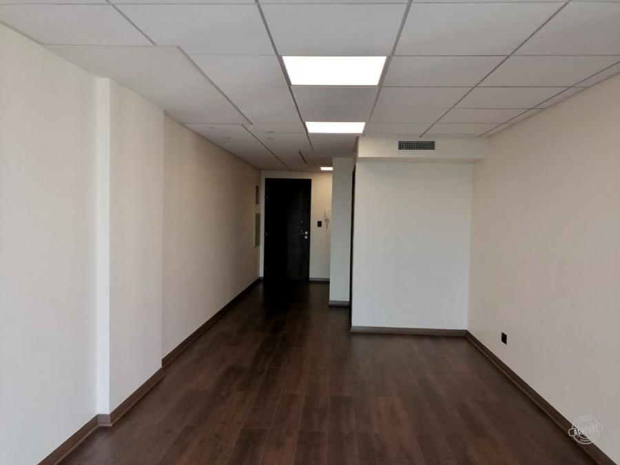 Vendemos amplia oficina en Edificio K Business