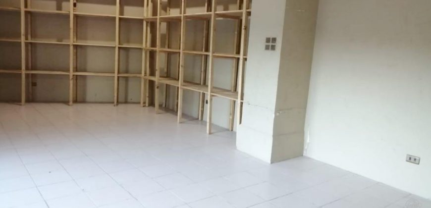 Arrendamos local en Edificio Centro Mayor con GC incluidos