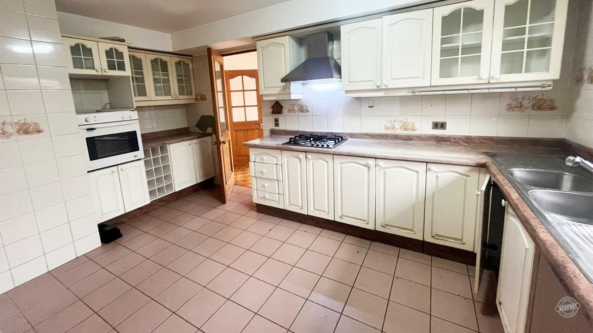 Arrendamos casa comercial de dos pisos en sector barrio inglés