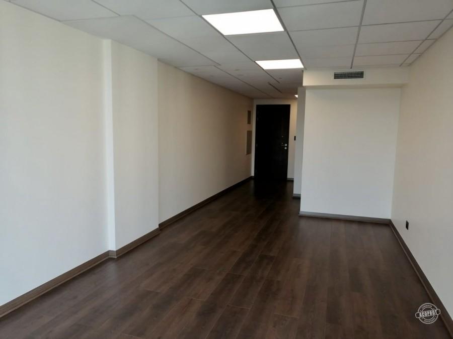 Vendemos amplia oficina en Edificio K Business