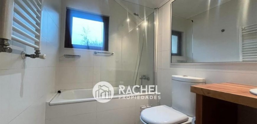 SE ARRIENDA HERMOSA CASA EN CONDOMINIO LOMAS DEL CARMEN