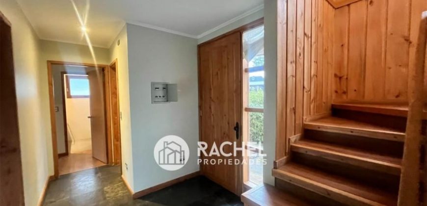 SE ARRIENDA HERMOSA CASA EN CONDOMINIO LOMAS DEL CARMEN
