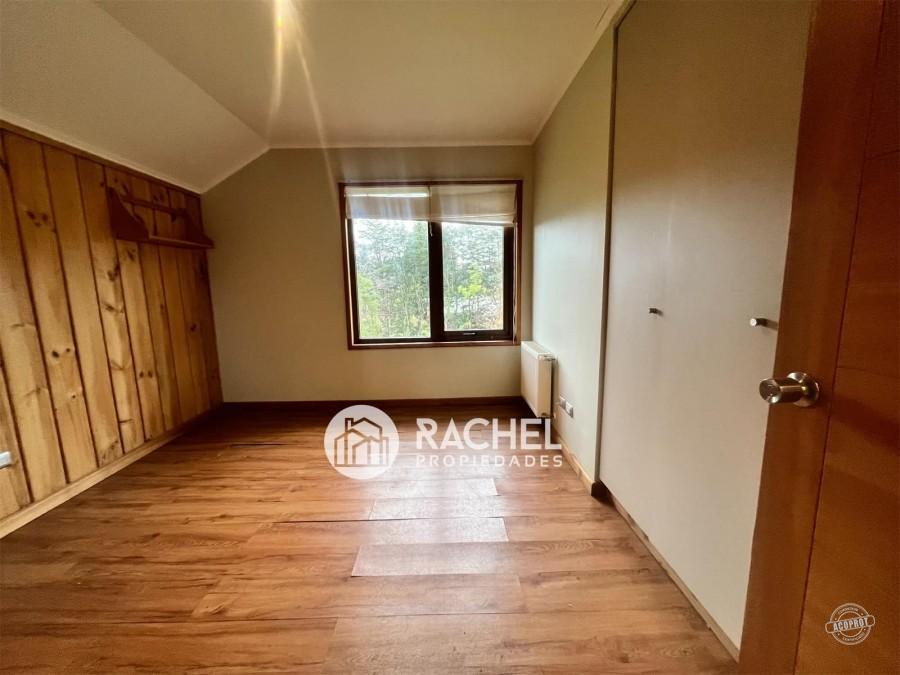 SE ARRIENDA HERMOSA CASA EN CONDOMINIO LOMAS DEL CARMEN