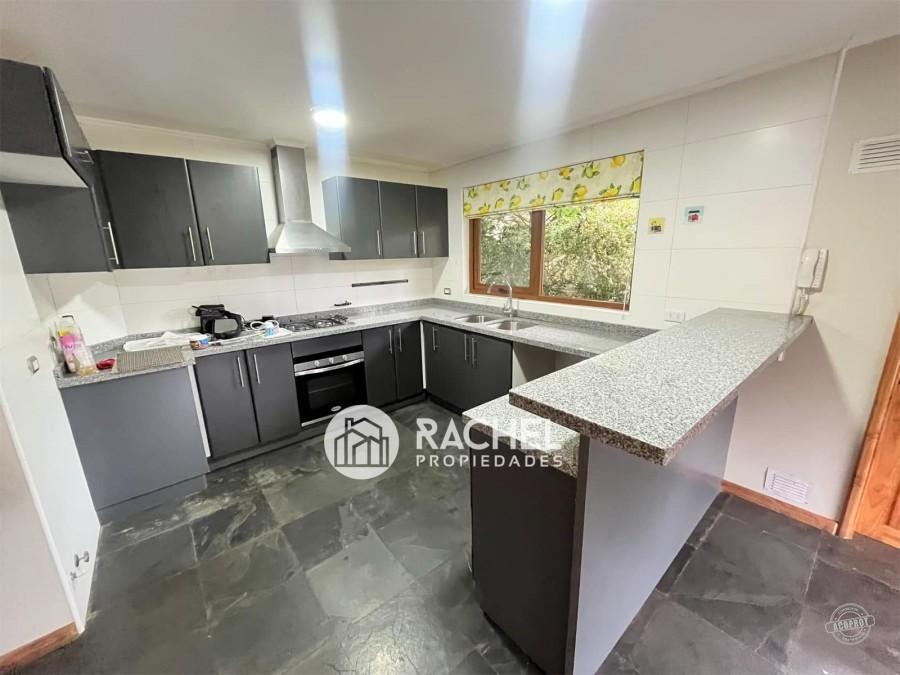 SE ARRIENDA HERMOSA CASA EN CONDOMINIO LOMAS DEL CARMEN